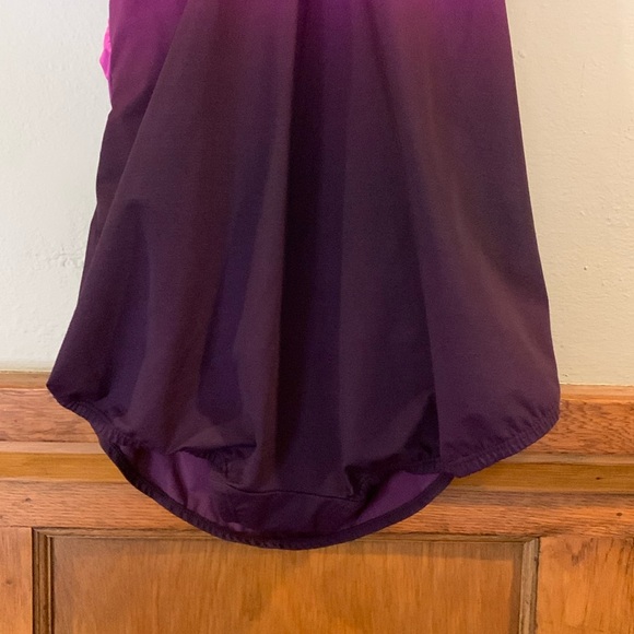 Lands End slimming 1 Piece swimsuit - Picture 5 of 7